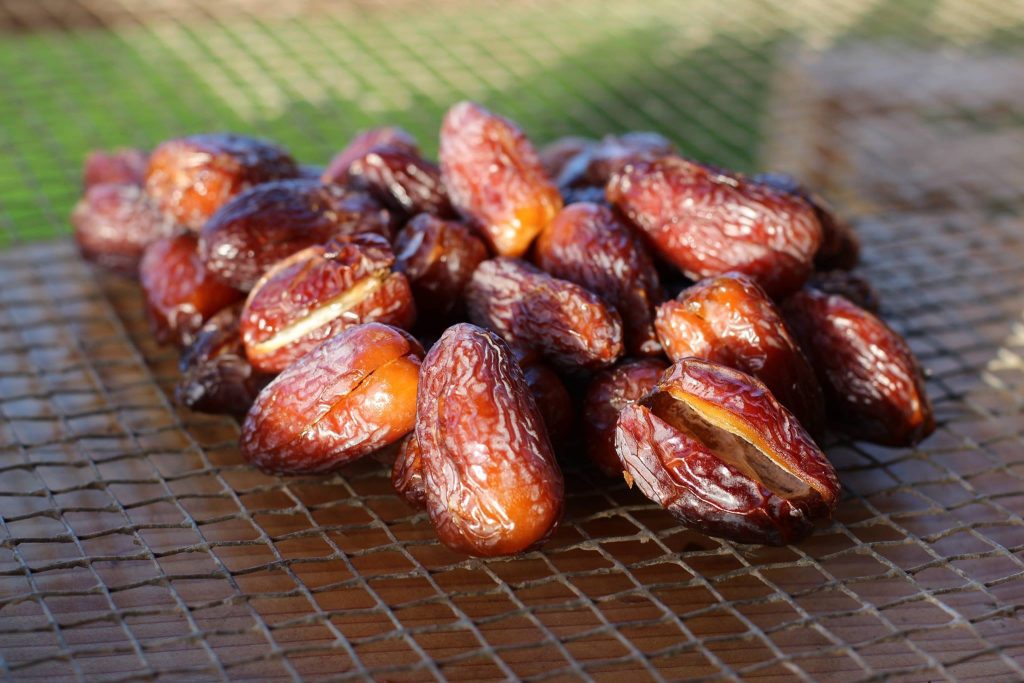 Benefits of Dates Relieve Constipation, Increase Energy & More